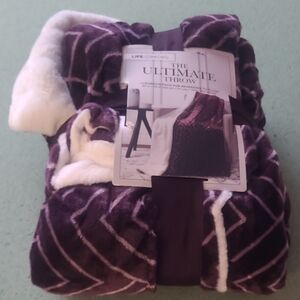 Life Comfort Purple and White Ultimate Throw Blanket